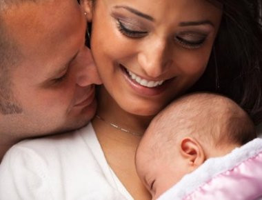 ΝΥ Τimes: «Η Ελλάδα πεθαίνει λόγω Μνημονίων - Οι Ελληνίδες φοβούνται να κάνουν παιδιά»